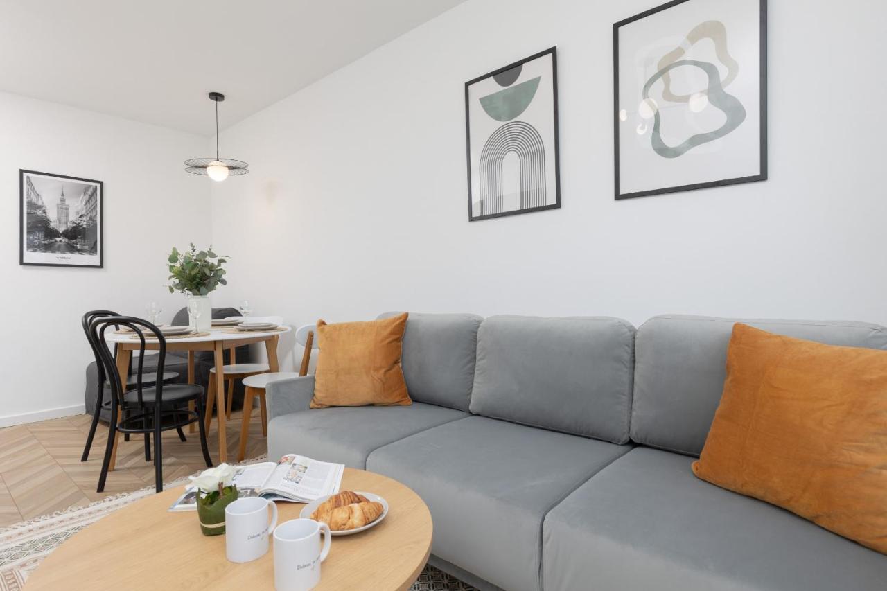 Apartment Elekcyjna With Balcony By Renters Warsaw