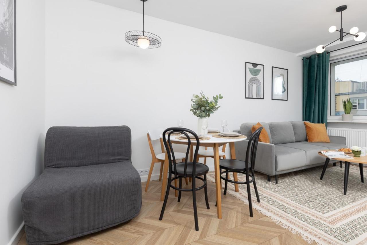 Apartment Elekcyjna With Balcony By Renters *
