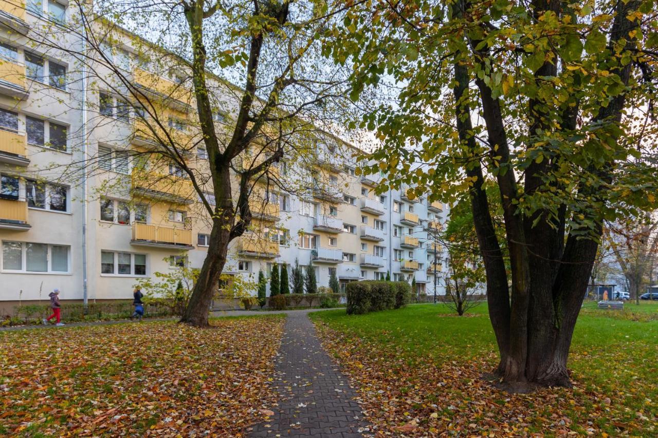 Elekcyjna With Balcony By Renters Apartment *