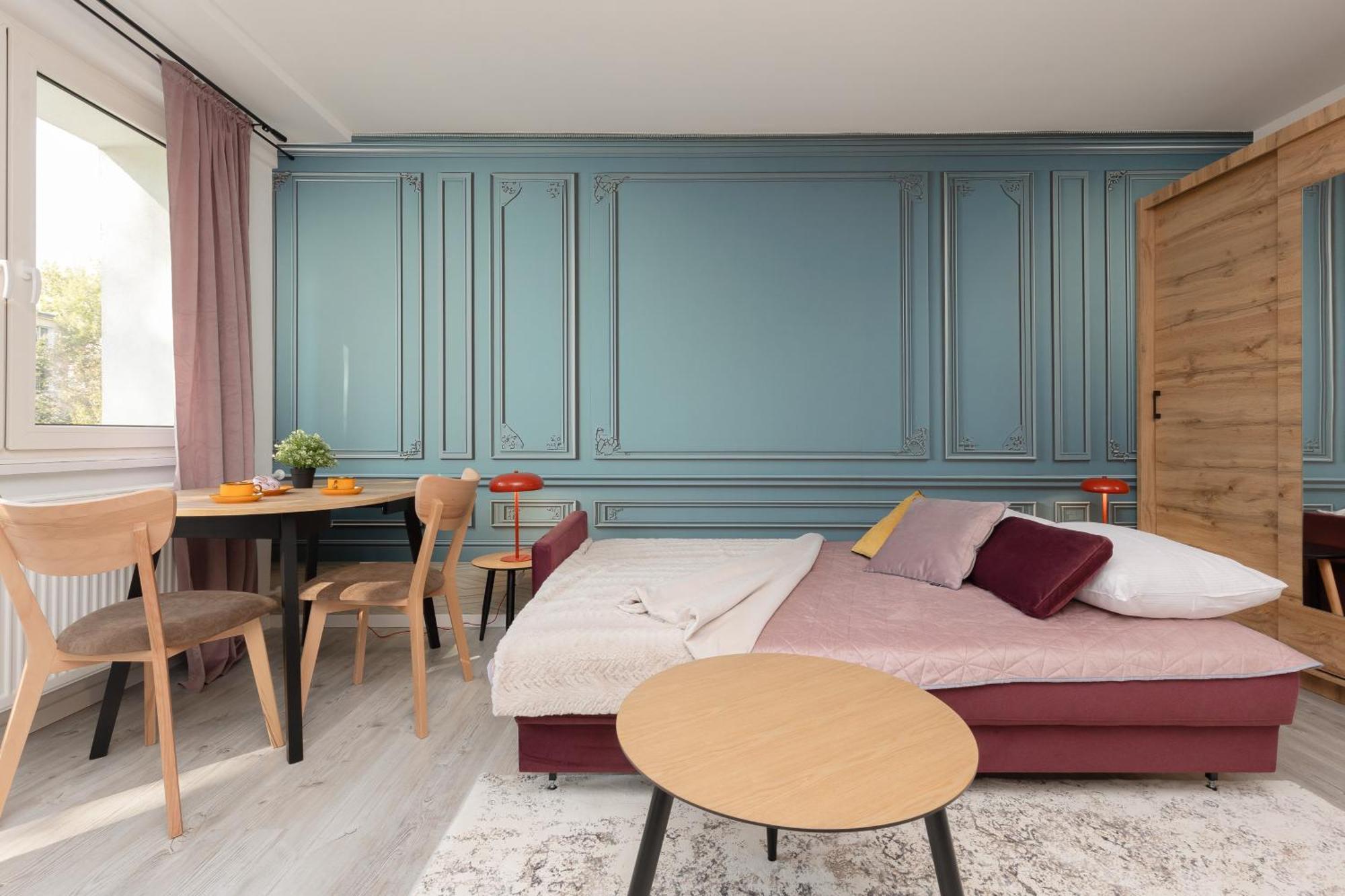 Apartment Elekcyjna With Balcony By Renters Warsaw