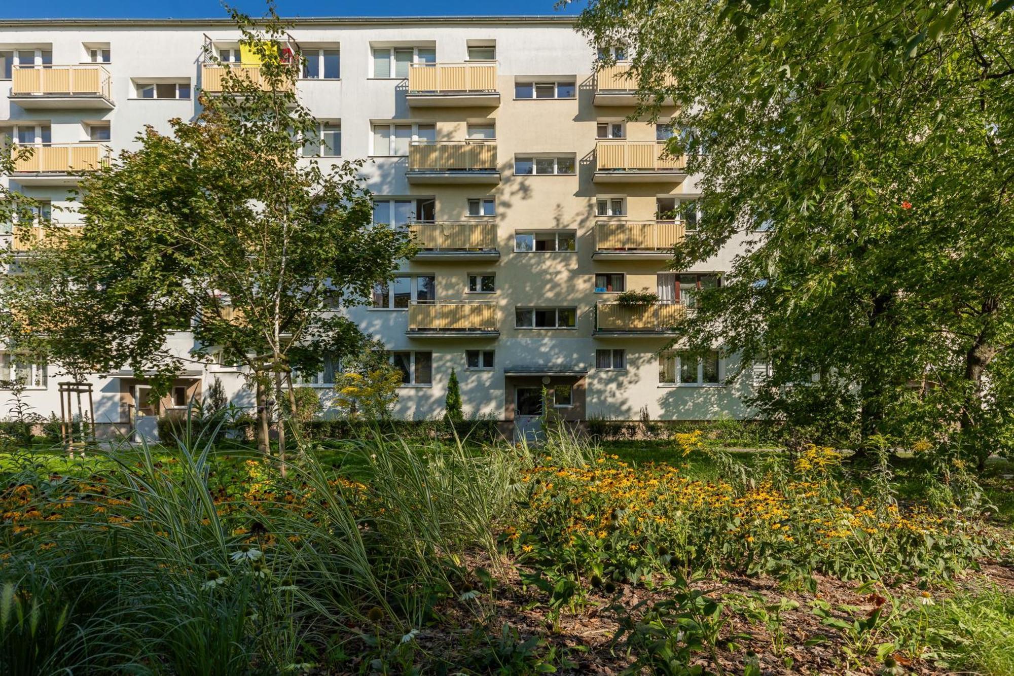 Elekcyjna With Balcony By Renters Apartmán Varšava
