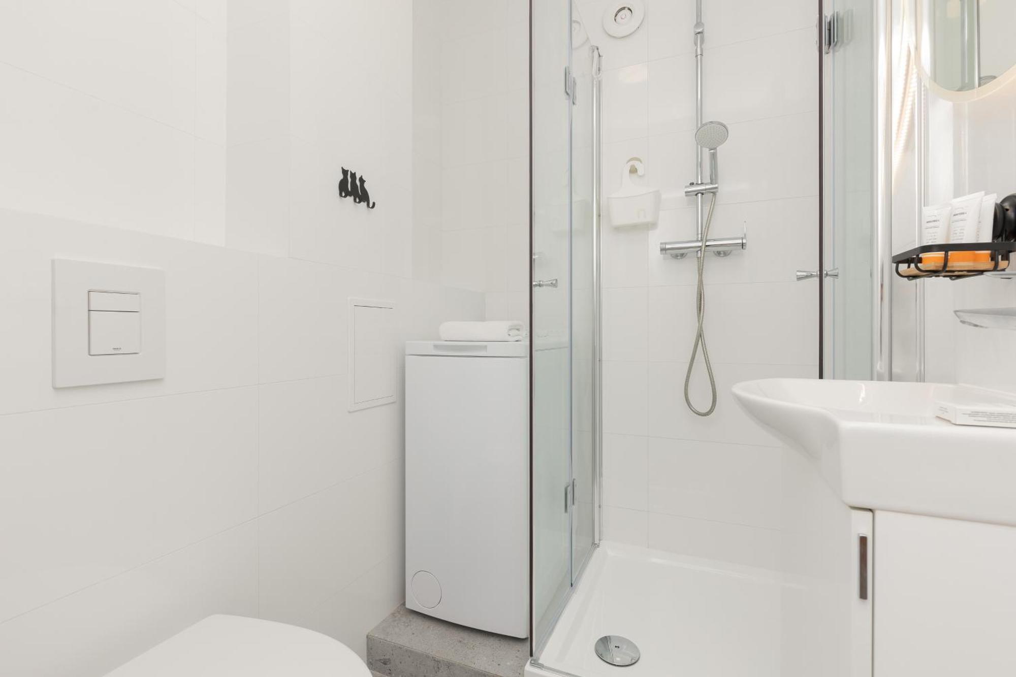 Elekcyjna With Balcony By Renters Apartment *